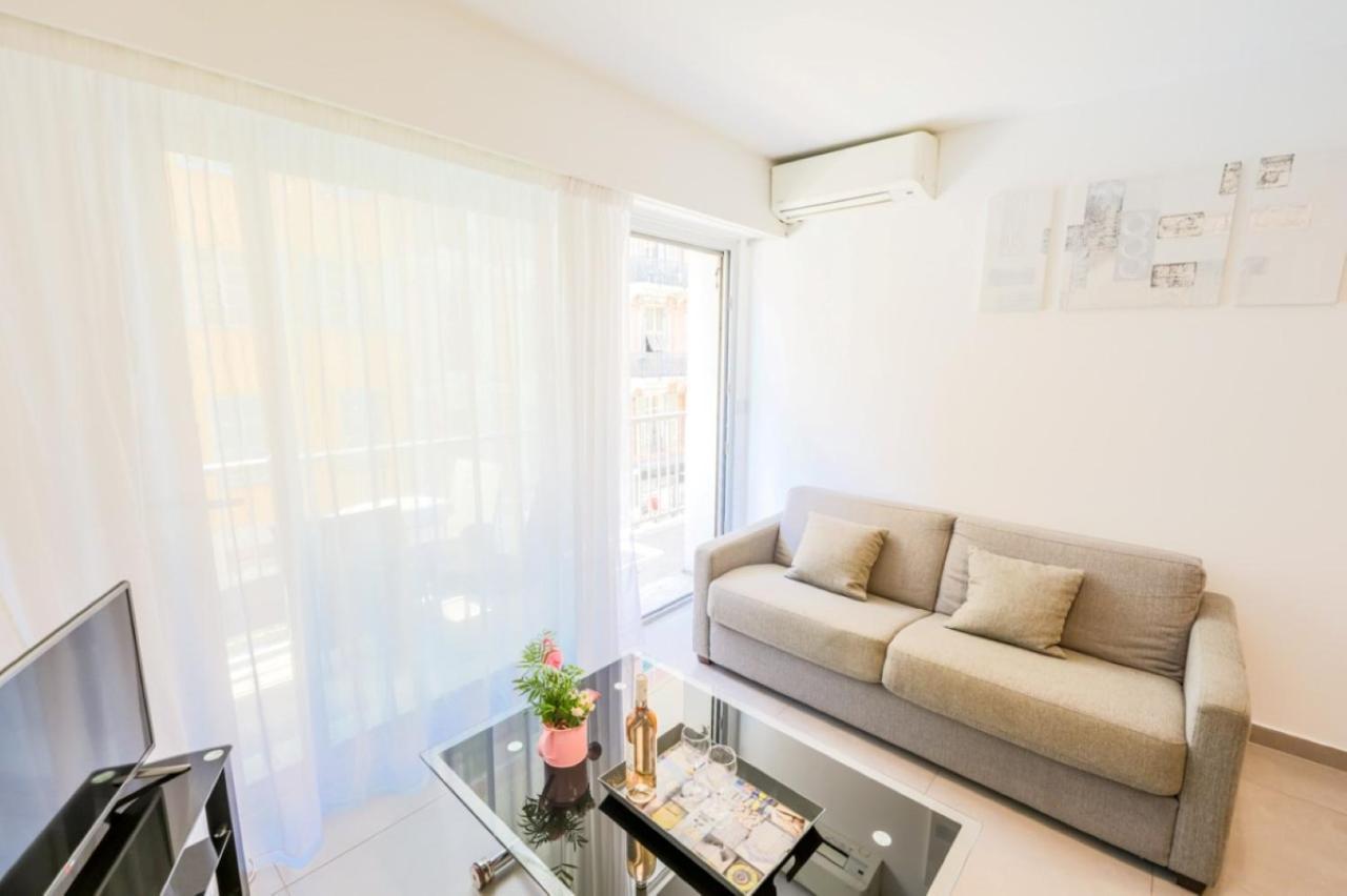 Suede Ap4207 By Riviera Homes Apartment Nizza